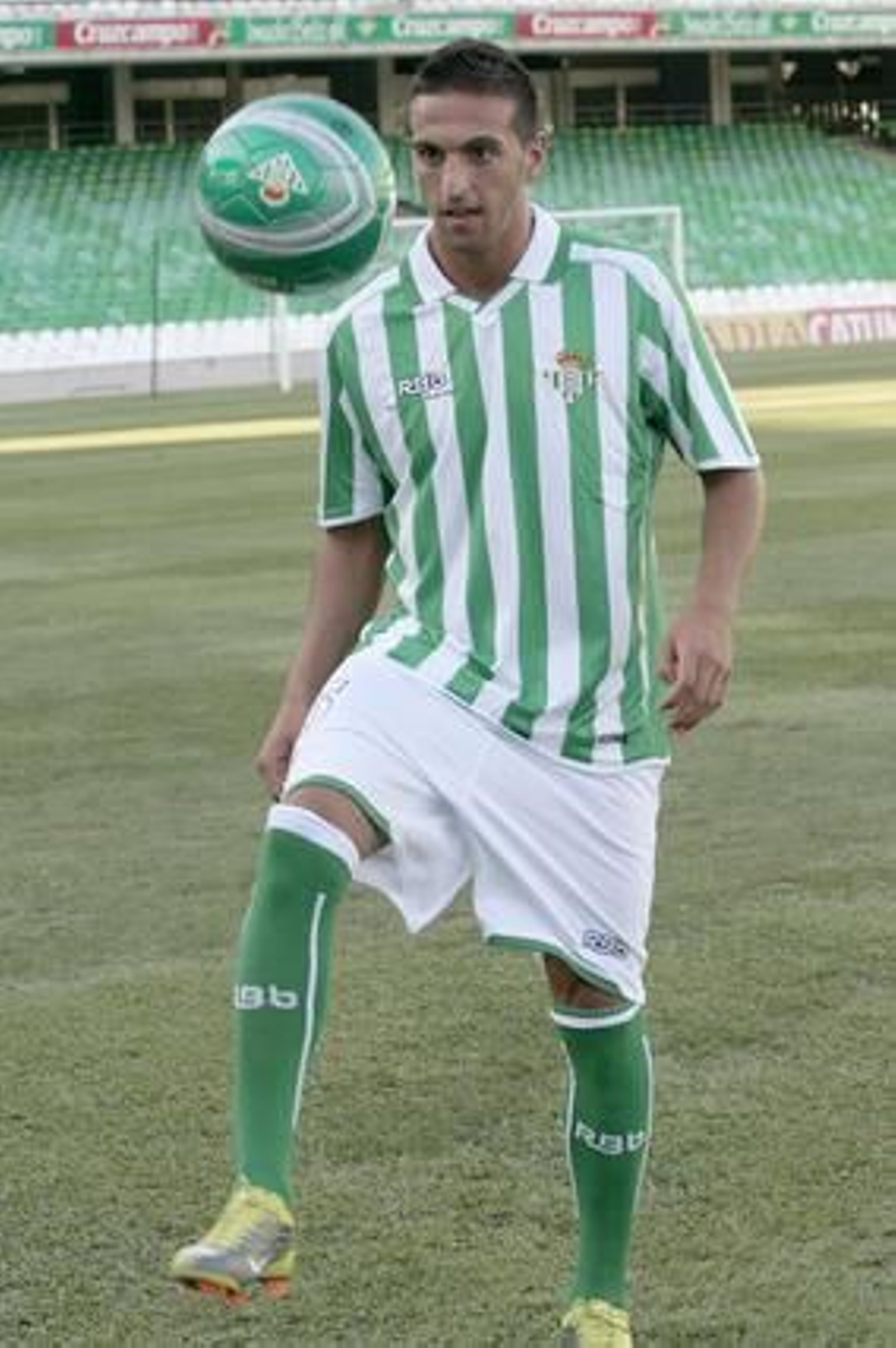 El portugués durante su presentación como nuevo jugador verdiblanco.

Foto: Juan Carlos Muñoz