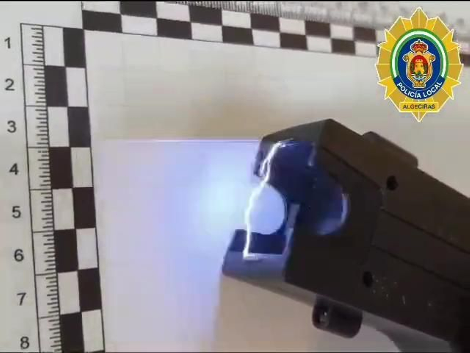Arma intervenida por la Policía Local de Algeciras. Arma intervenida por la Policía Local de Algeciras.