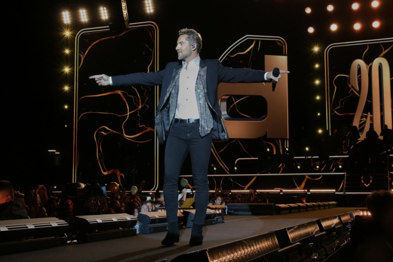 Las mejores imágenes del concierto de David Bisbal en Almería