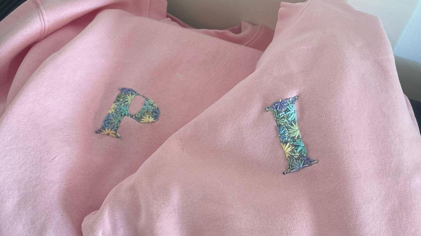 Sudaderas con iniciales.