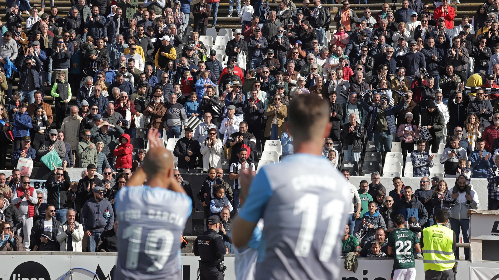 Fotos de la afición en el estadio municipal