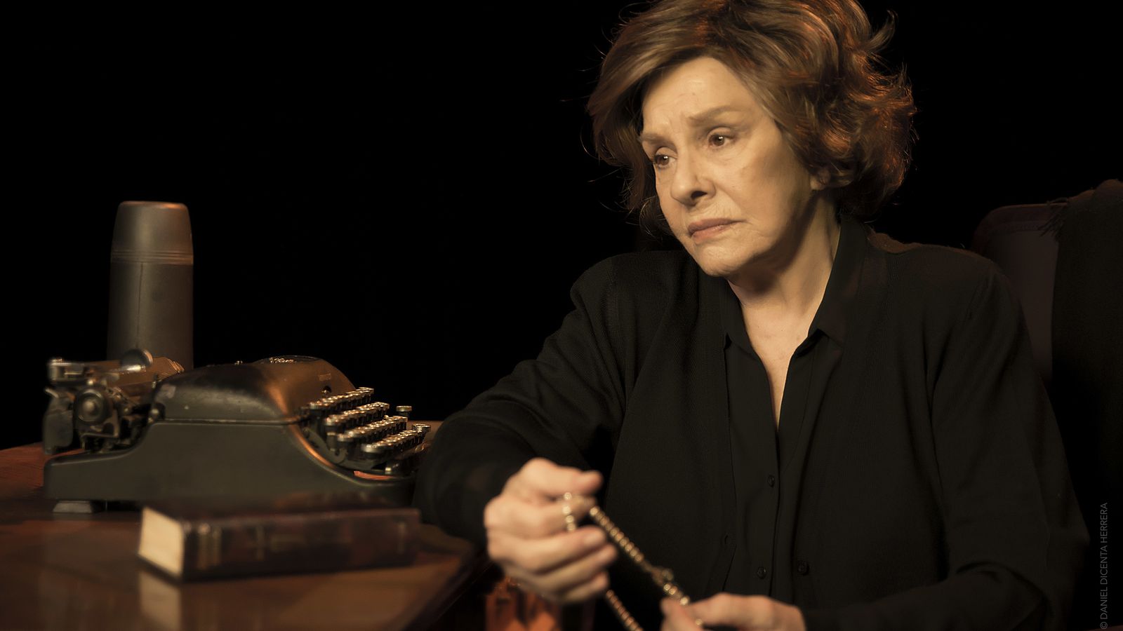 La actiz Lola Herrera, en el papel de Carmen Sotillo, protagonista de 'Cinco horas con Mario'.