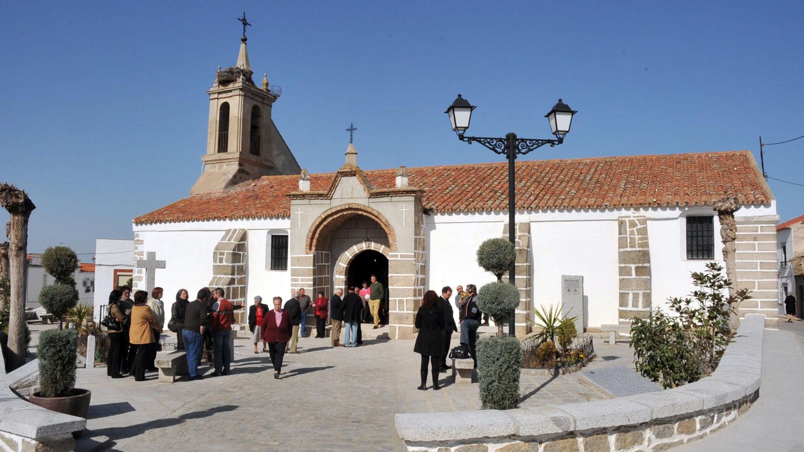 Vecinos de Fuente la Lancha en la parroquia de Santa Catalina