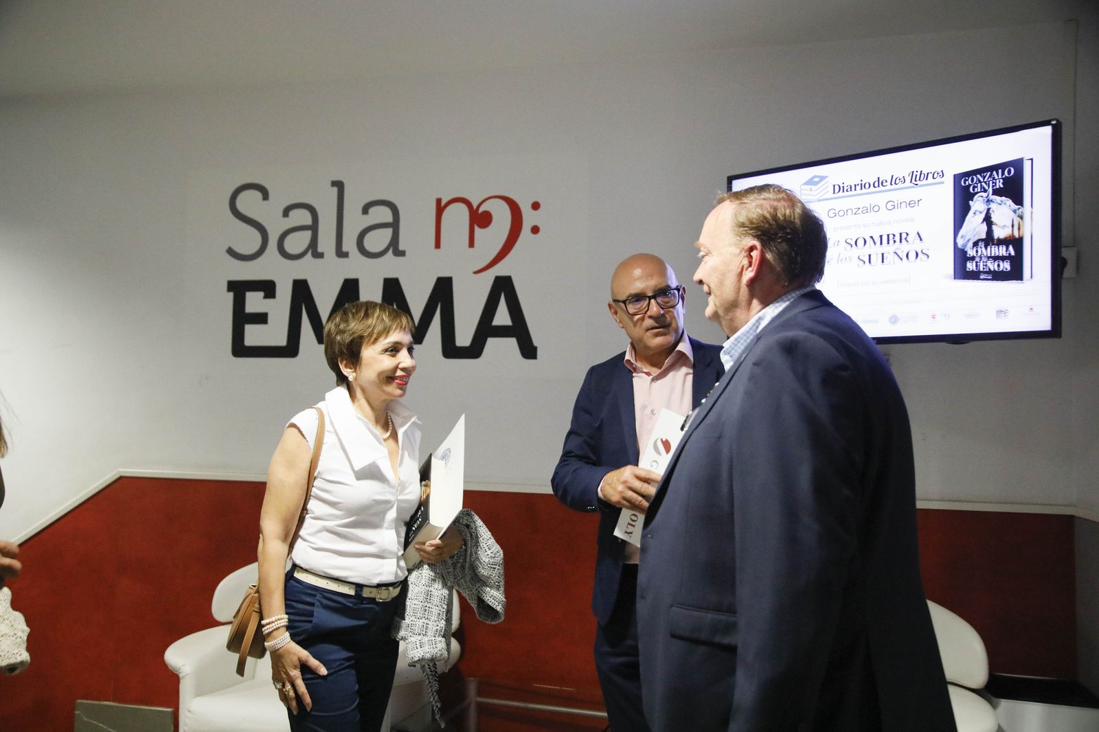 Imágenes del libro "La sombra de los sueños" de Gonzalo Giner