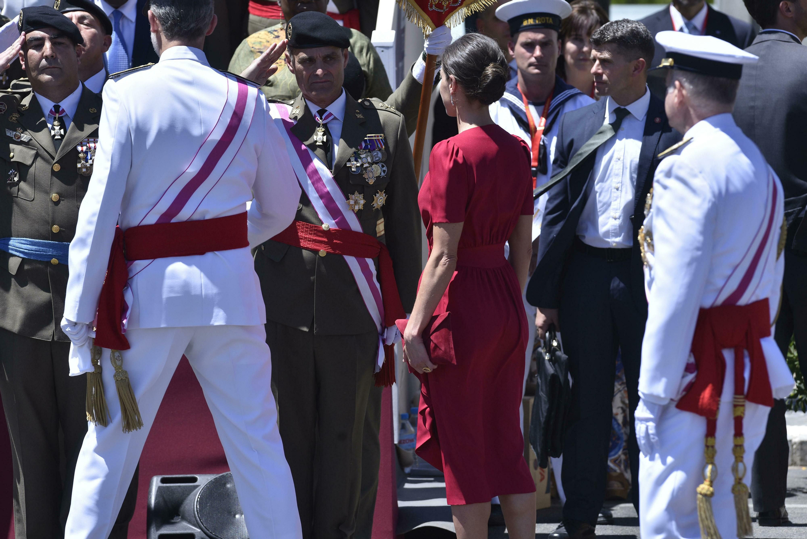 Las imágenes del desfile del Día de las Fuerzas Armadas en Sevilla