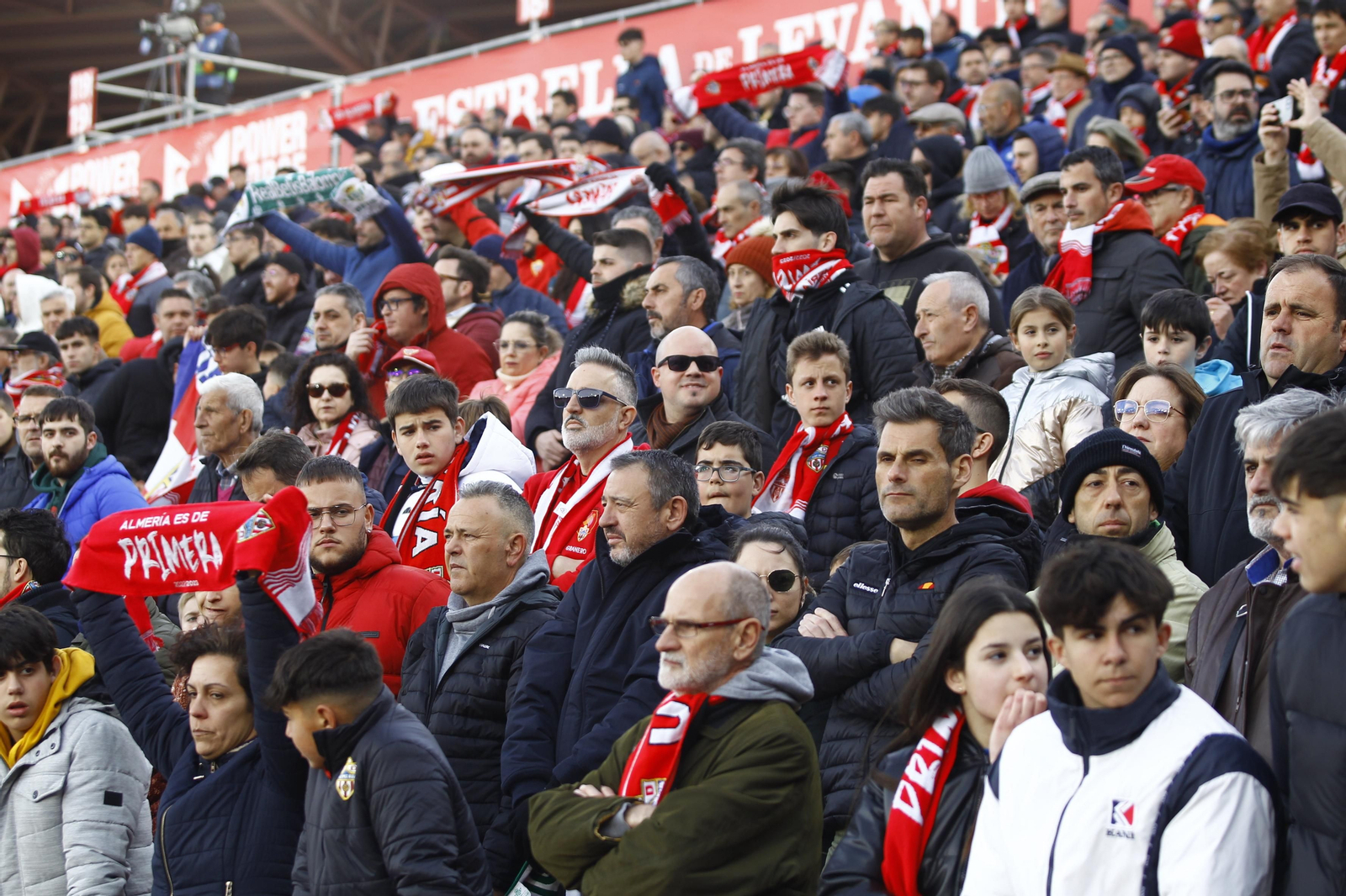 Imágenes del partido de fútbol U.D. Almería-Real Betis Balompié