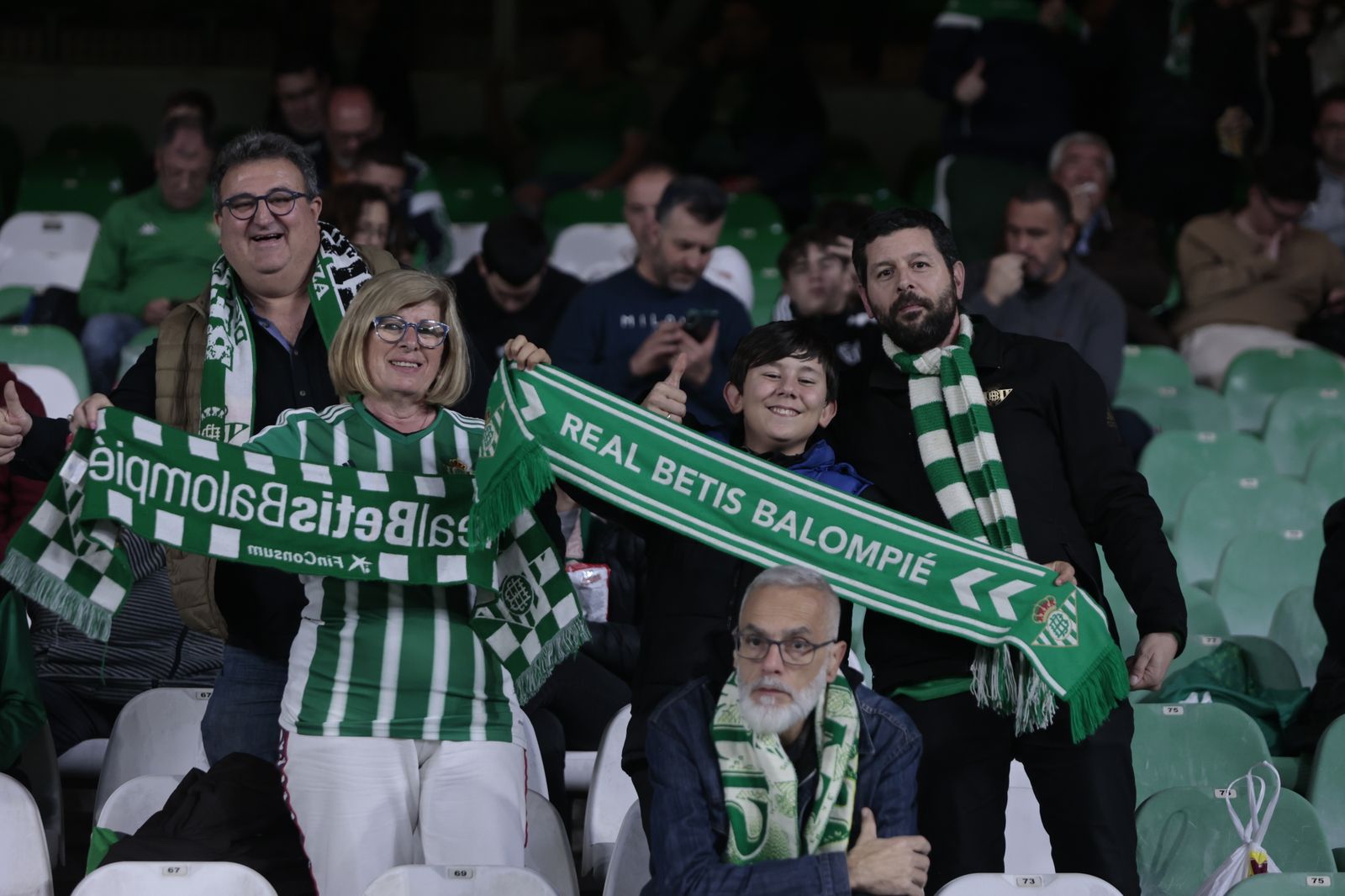 Búscate en las gradas del Villamarín