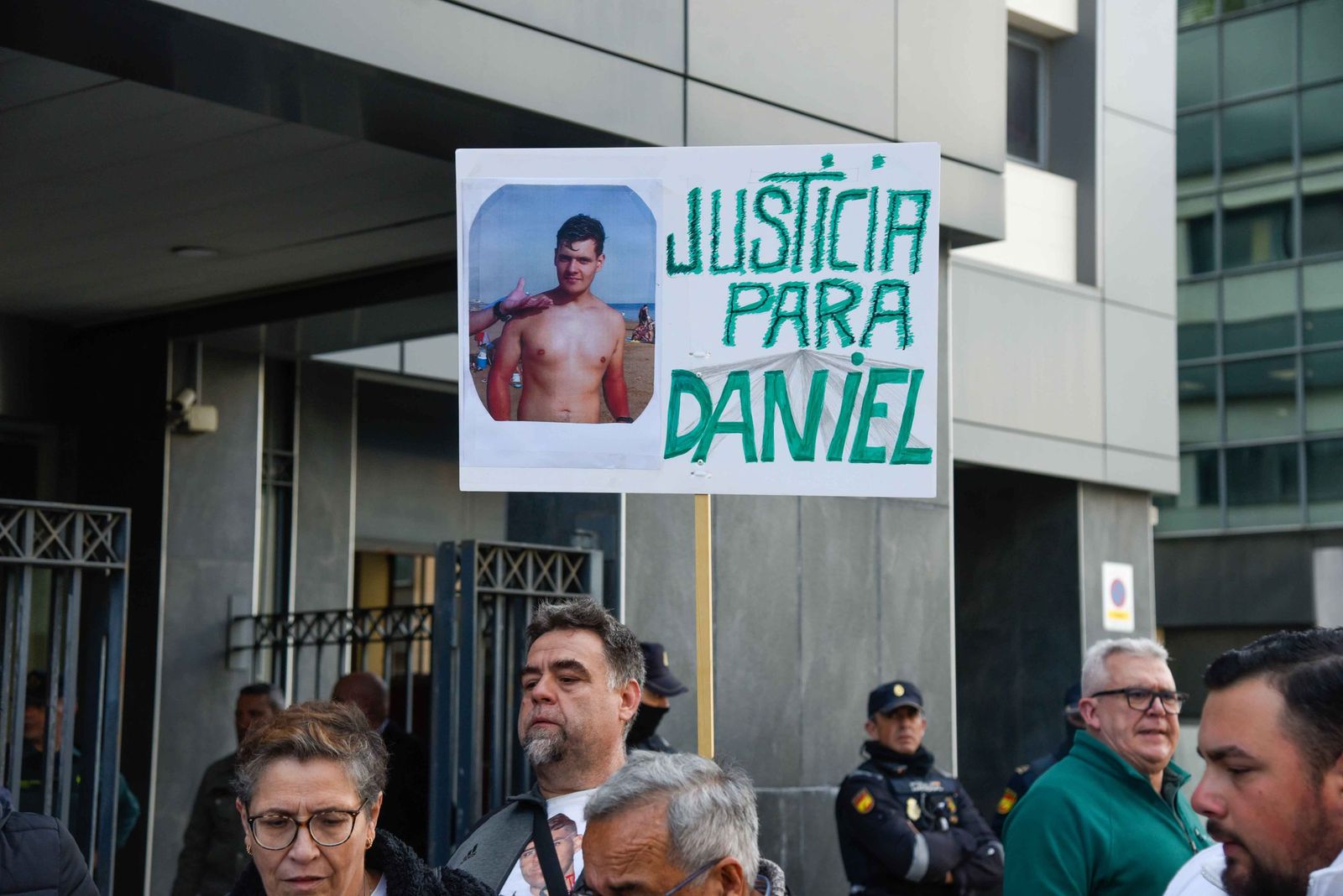 La protesta de los familiares de Daniel, en imágenes