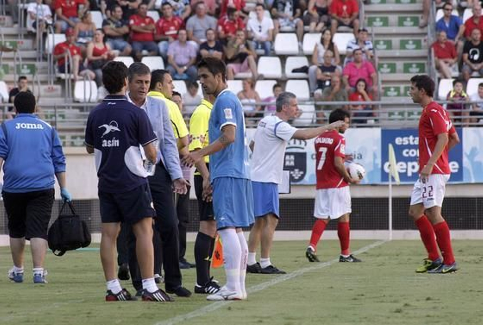 El Almería sale victorioso de la Nueva Condomina (0-2). / Fran Leonardo