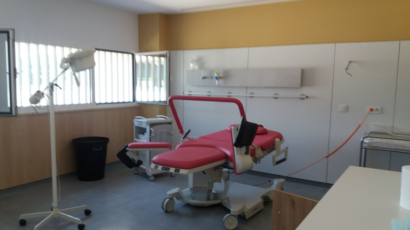 Uno de los paritorios del nuevo hospital de La Línea.