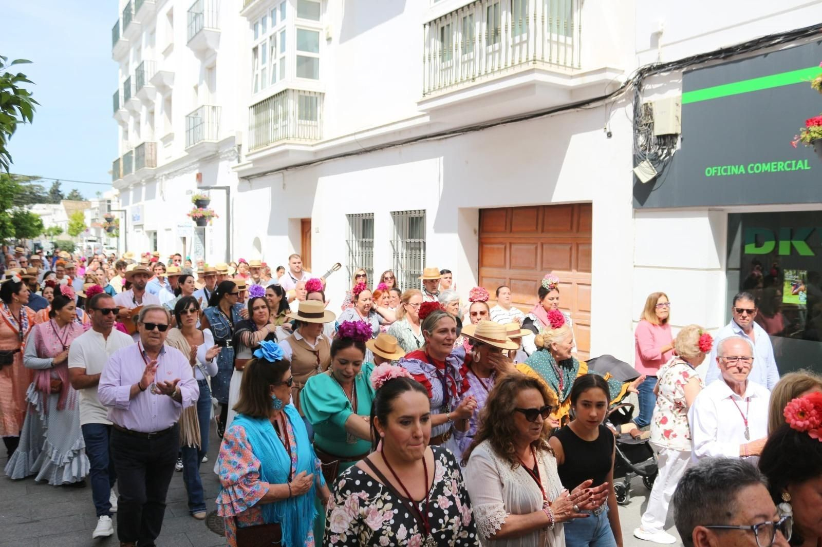 La Hermandad del Rocío de Chiclana en su peregrinación hasta Almonte.