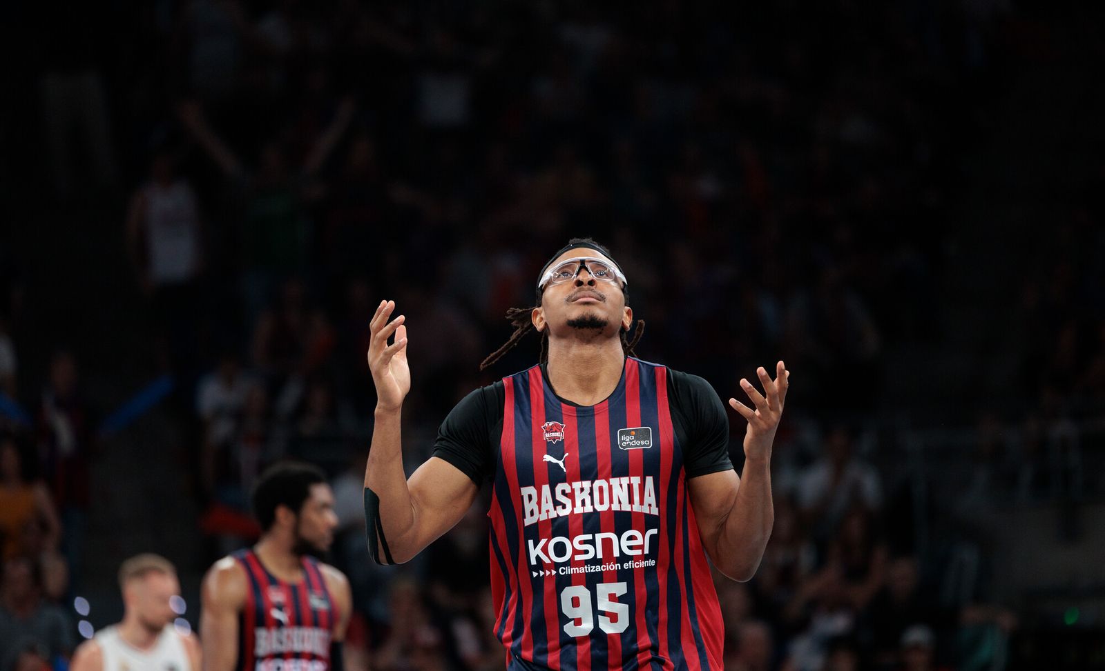 El Madrid tumba al Baskonia y espera a Unicaja o Barcelona en semifinales