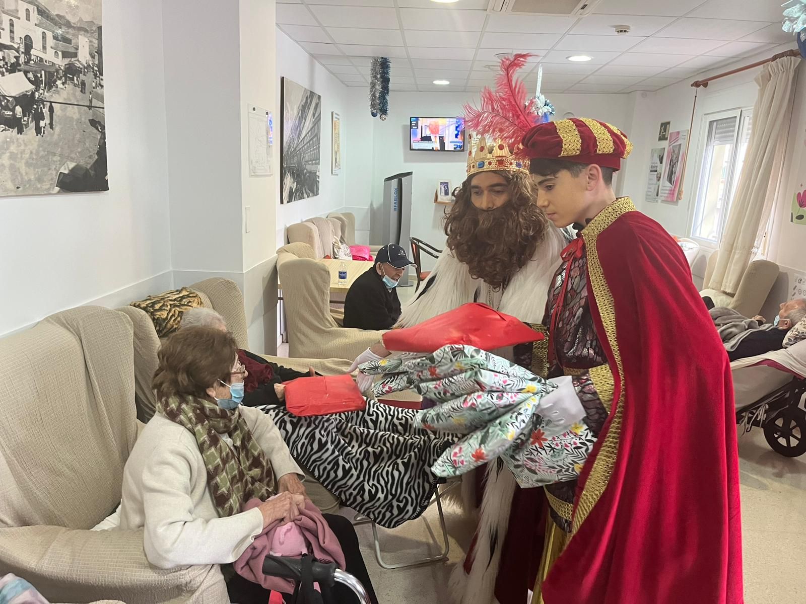 La mágica cabalgata de los Reyes Magos en Cuevas del Almanzora, en imágenes