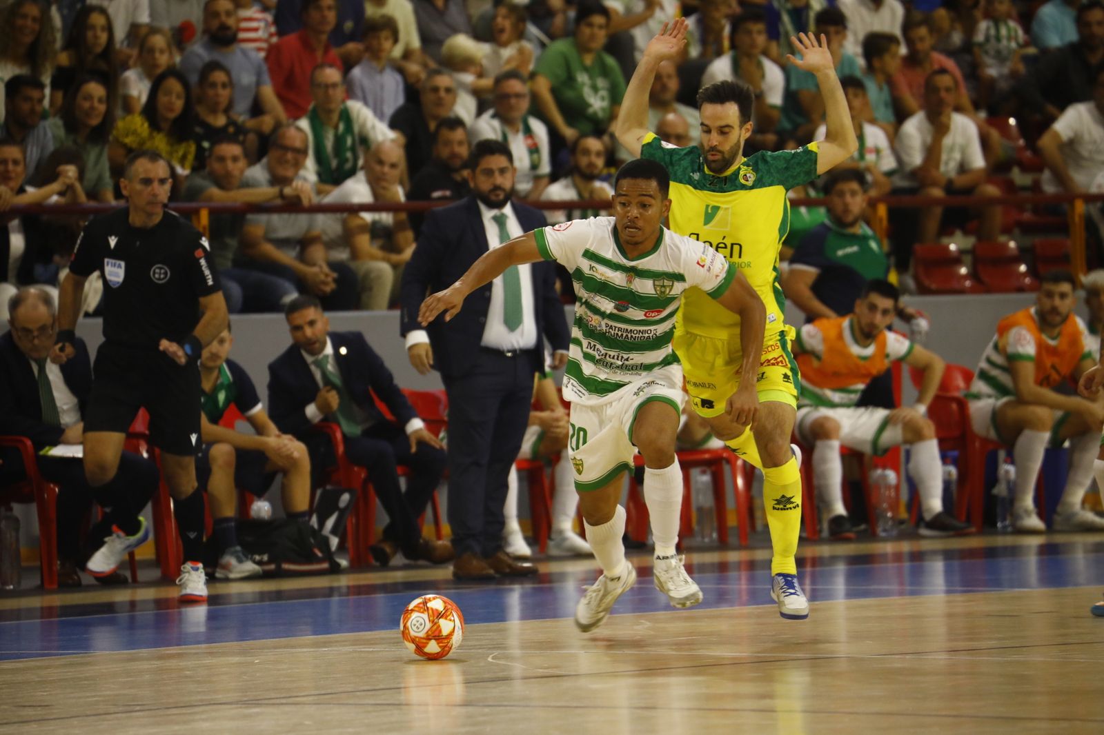 Las imágenes del empate entre el Córdoba Futsal y el Jaén Paraíso Interior