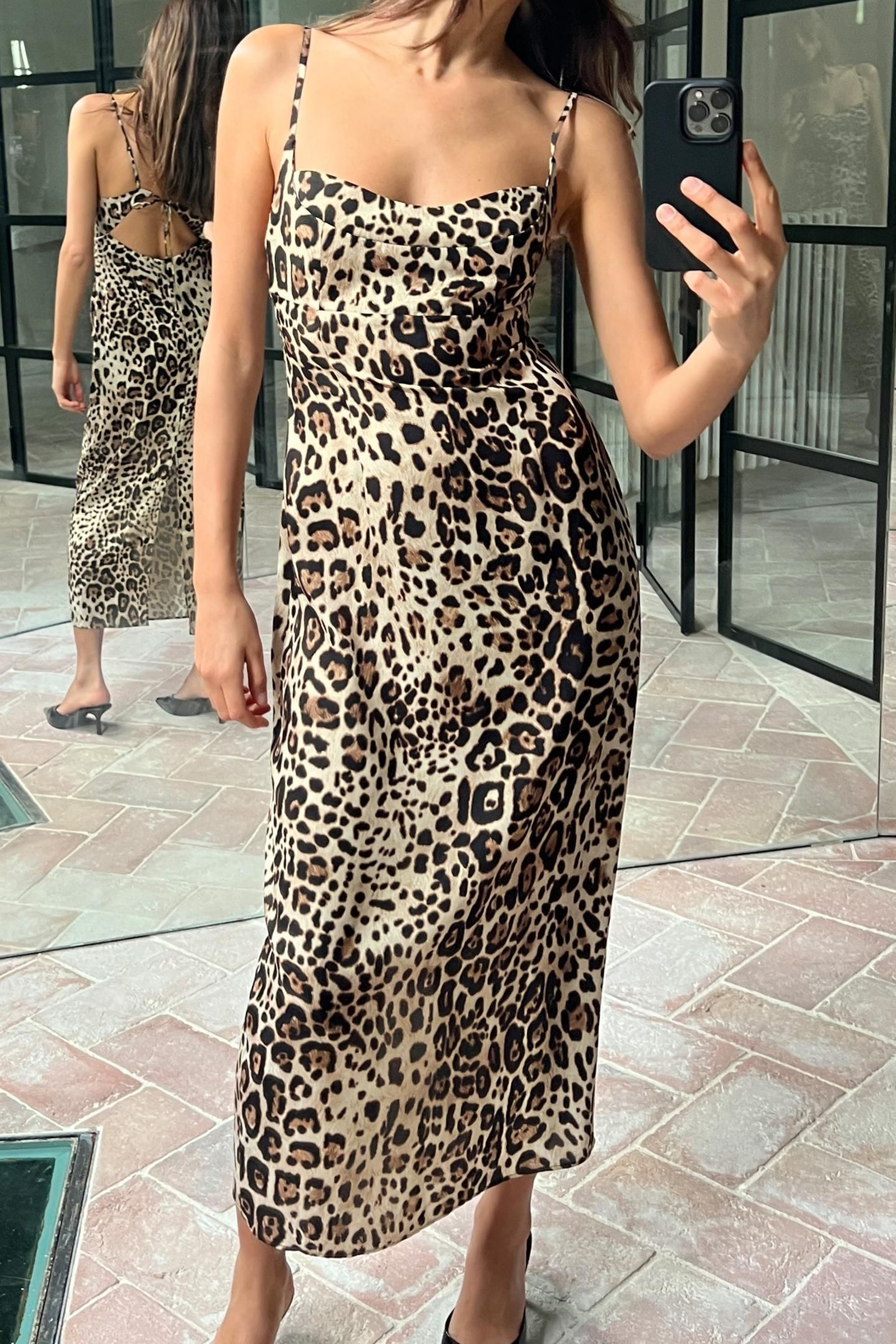 Vestido de leopardo de Zara. Vestido de leopardo de Zara.