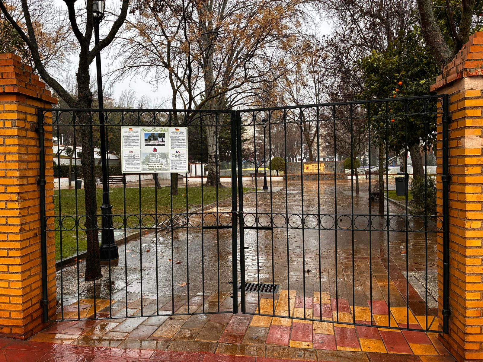 Parque cerrado en Ronda ante la previsión meteorológica de la borrasca 'Kristin'