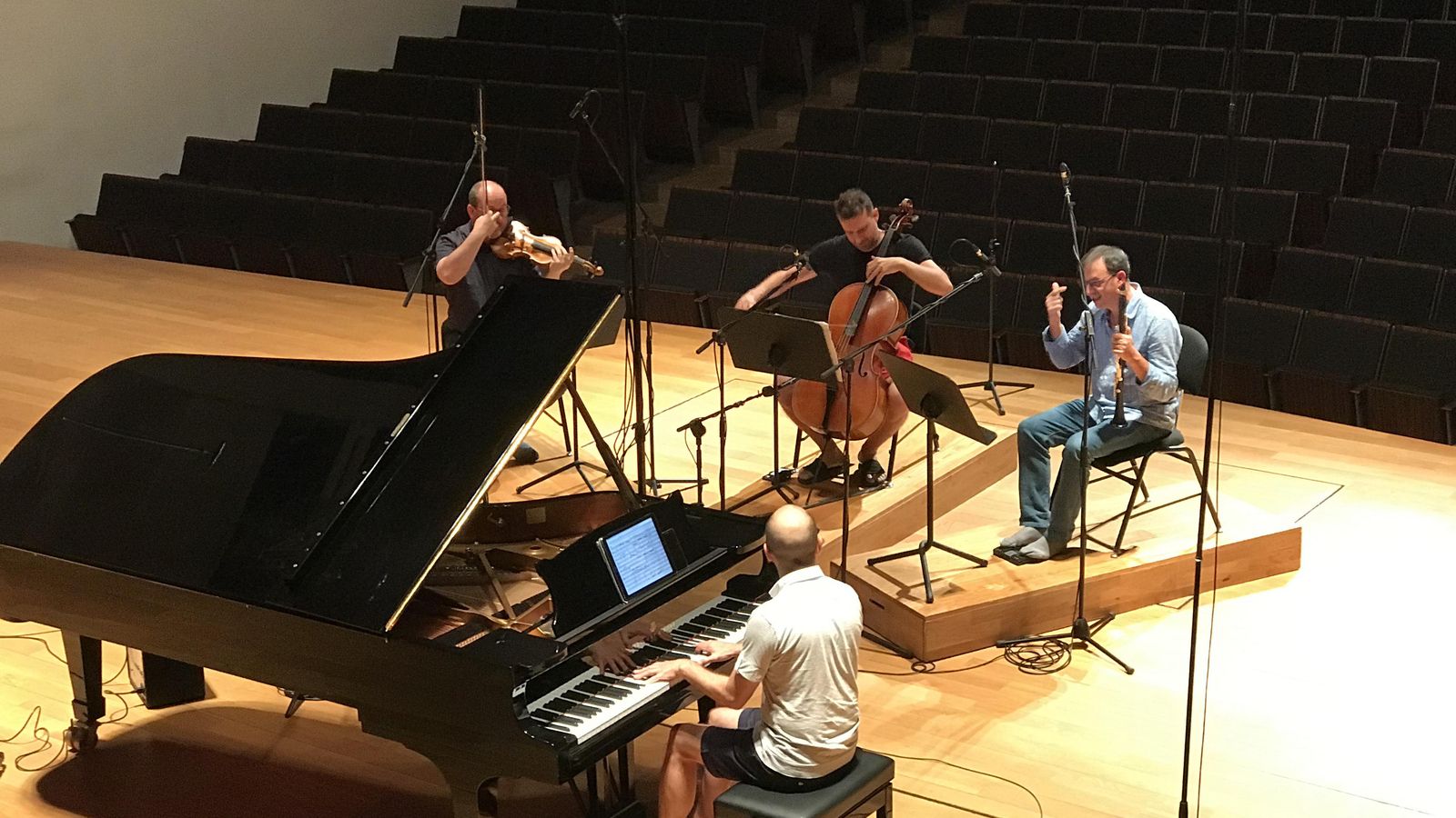 El cuarteto durante la grabación en el Auditorio Manuel de Falla de Granada