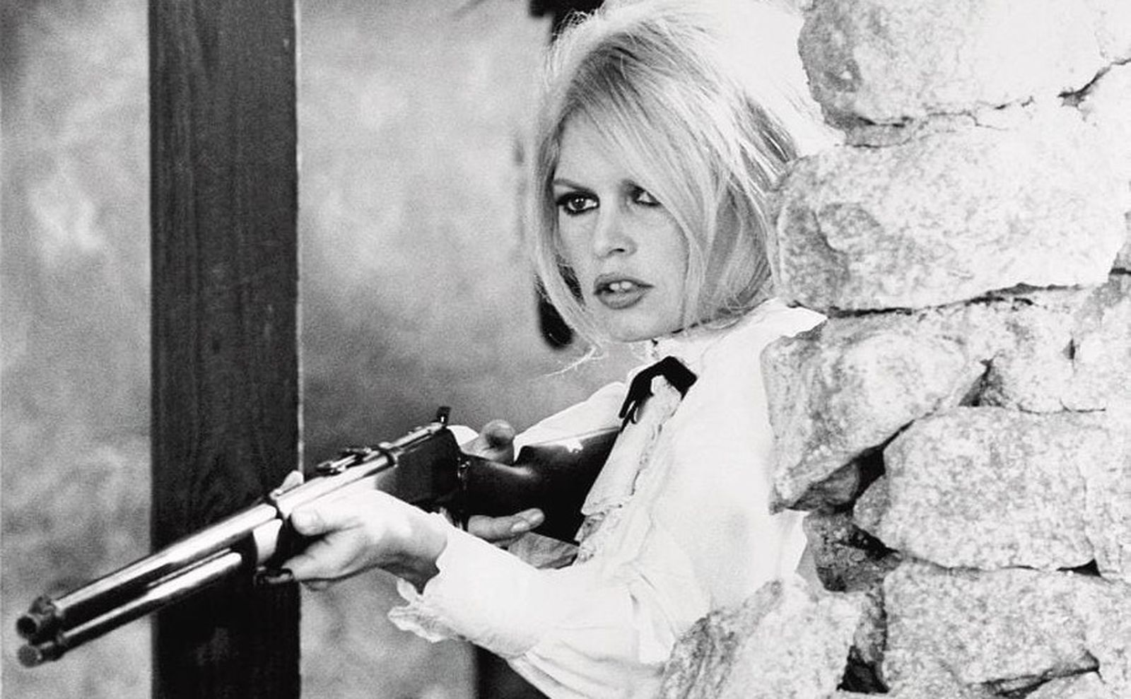 Brigitte Bardot durante el rodaje de la película 'Shalako' en Almería.