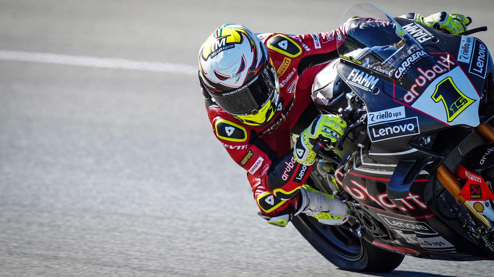 Álvaro Bautista estrena su numero 1 en las pruebas de SBK en Jerez