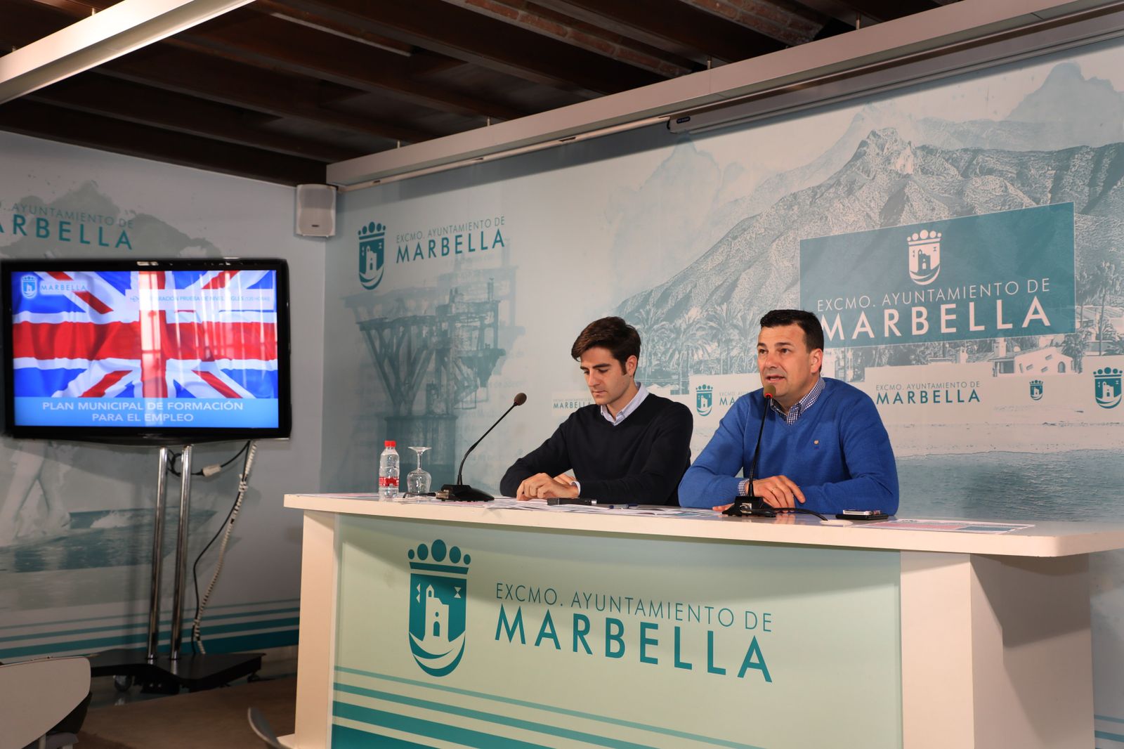 El concejal de Empleo, Cristóbal Garre (der.) y el asesor Alejandro Freijo.