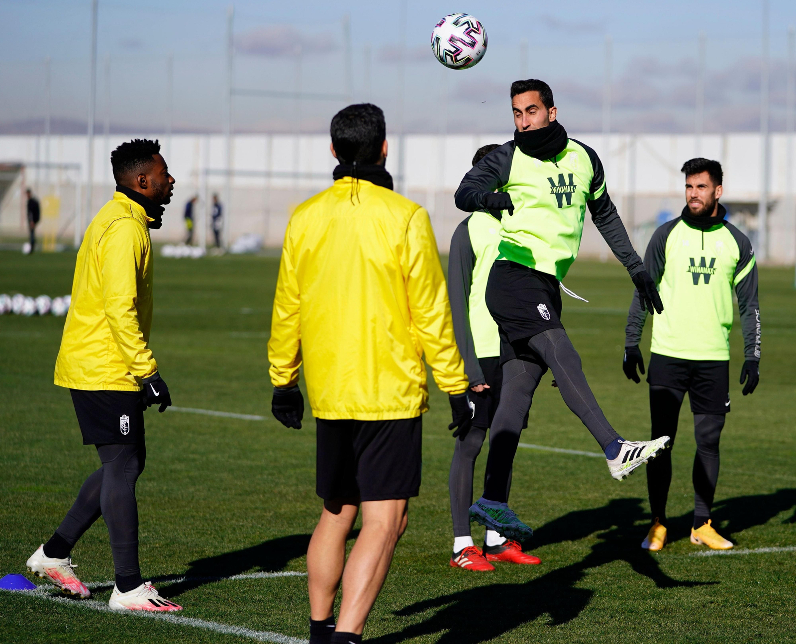 Los jugadores del Granada ya preparan el partido ante el Barcelona