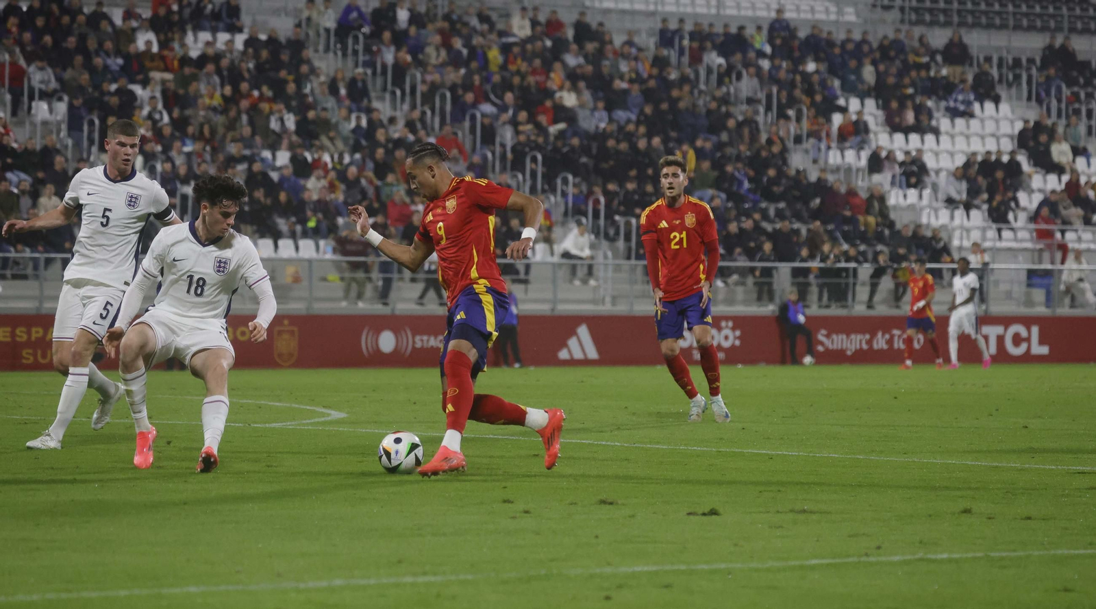 Las fotos del partido España-Inglaterra sub-21 de la inauguración del Ciudad de La Línea
