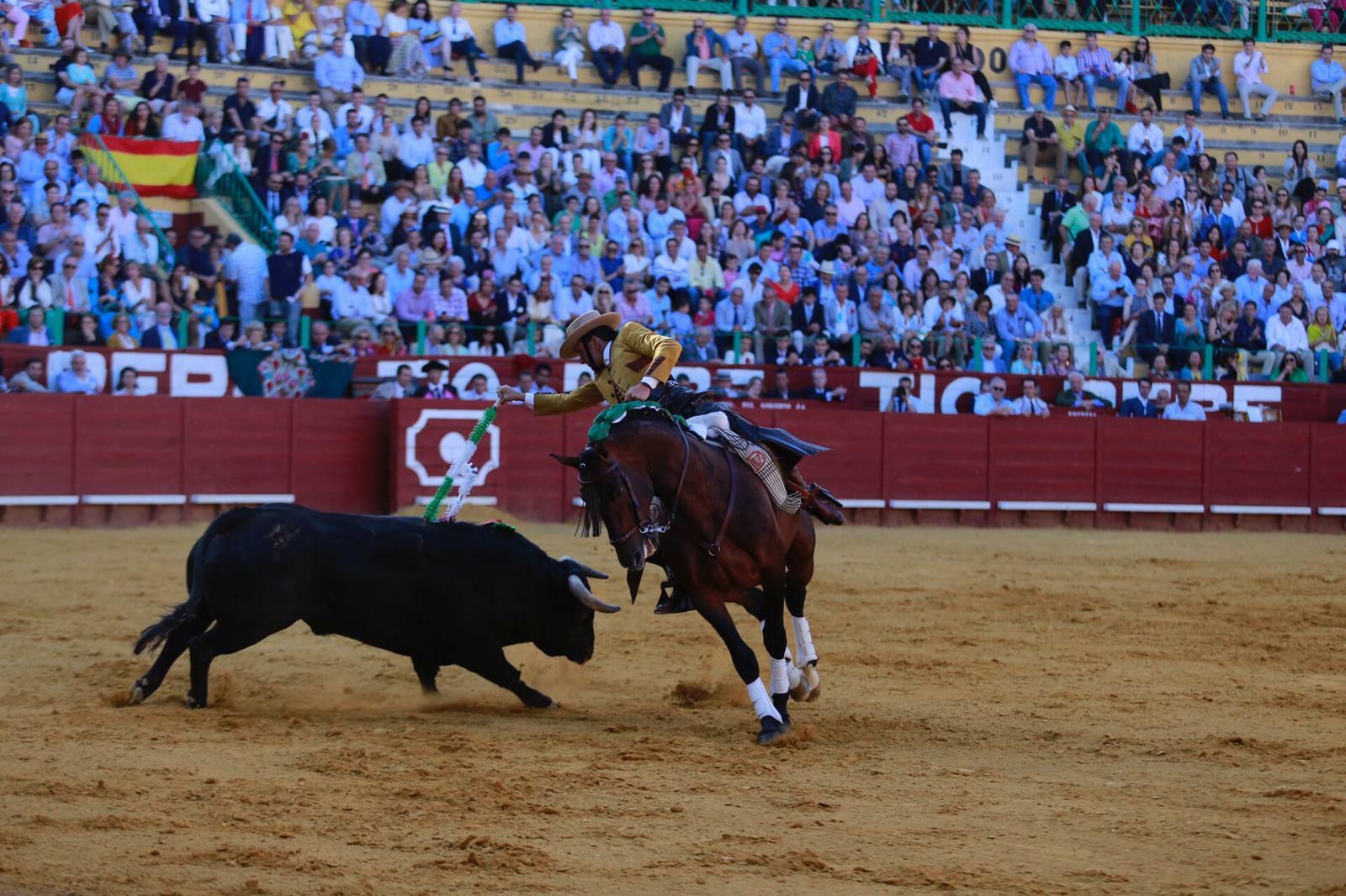 Diego Ventura cortó dos orejas con el segundo toro.