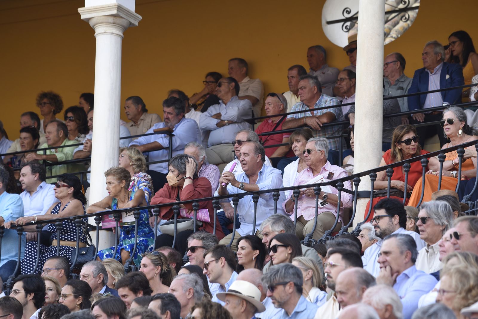 Búscate en la tercera corrida de toros de la Feria de San Miguel de Sevilla