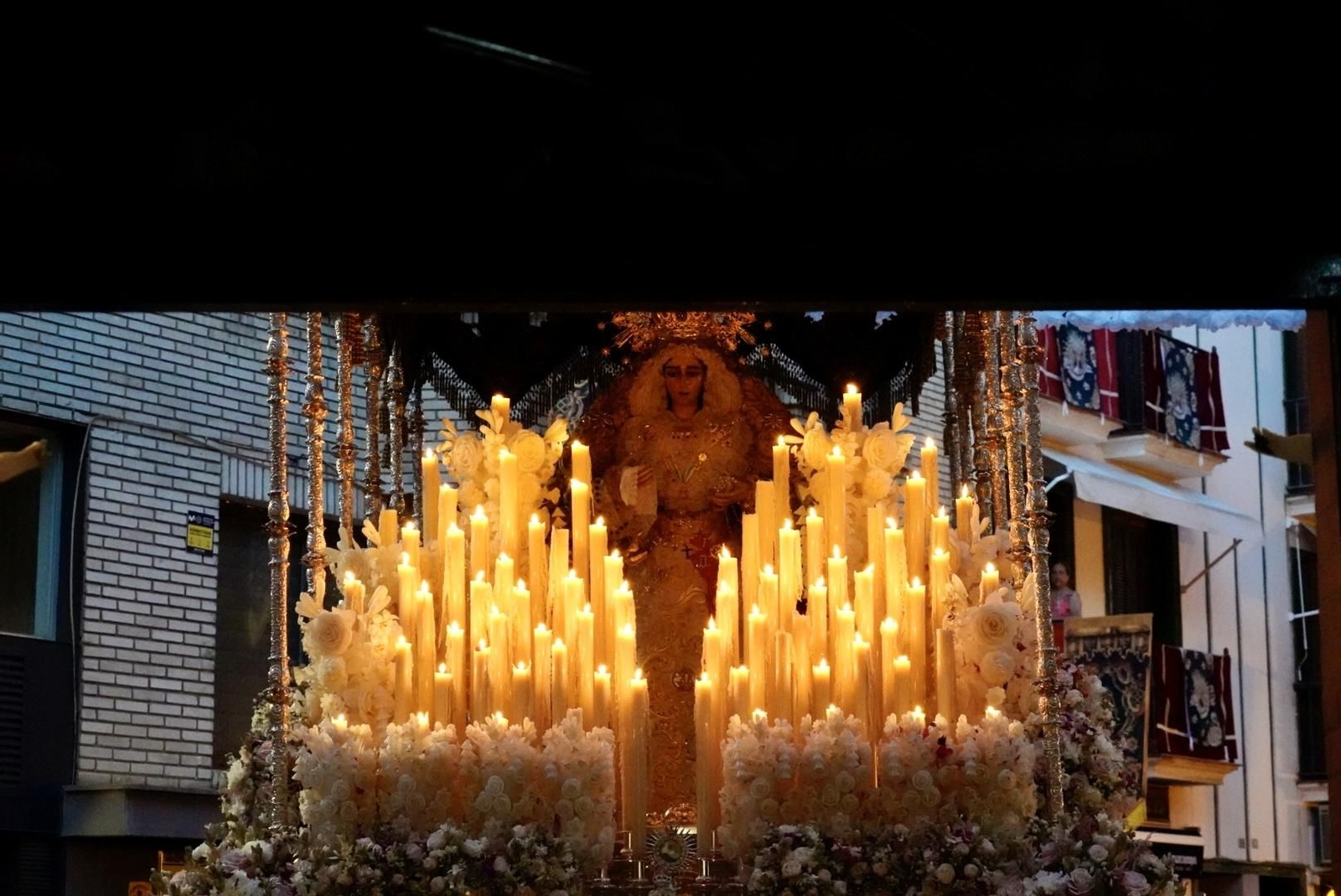 Imágenes de la procesión extraordinaria de la Virgen de la Esperanza por las calles de Huelva