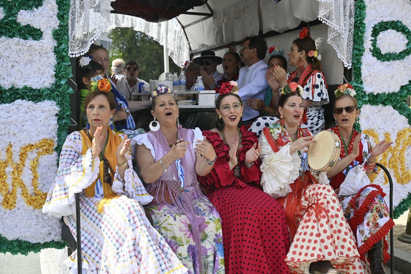 Todos los rocieros de la comitiva de la Hermandad de Huelva, en imágenes