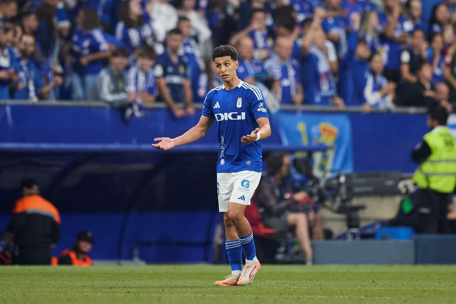Las fotos del ascenso del Oviedo ante el Mirandés