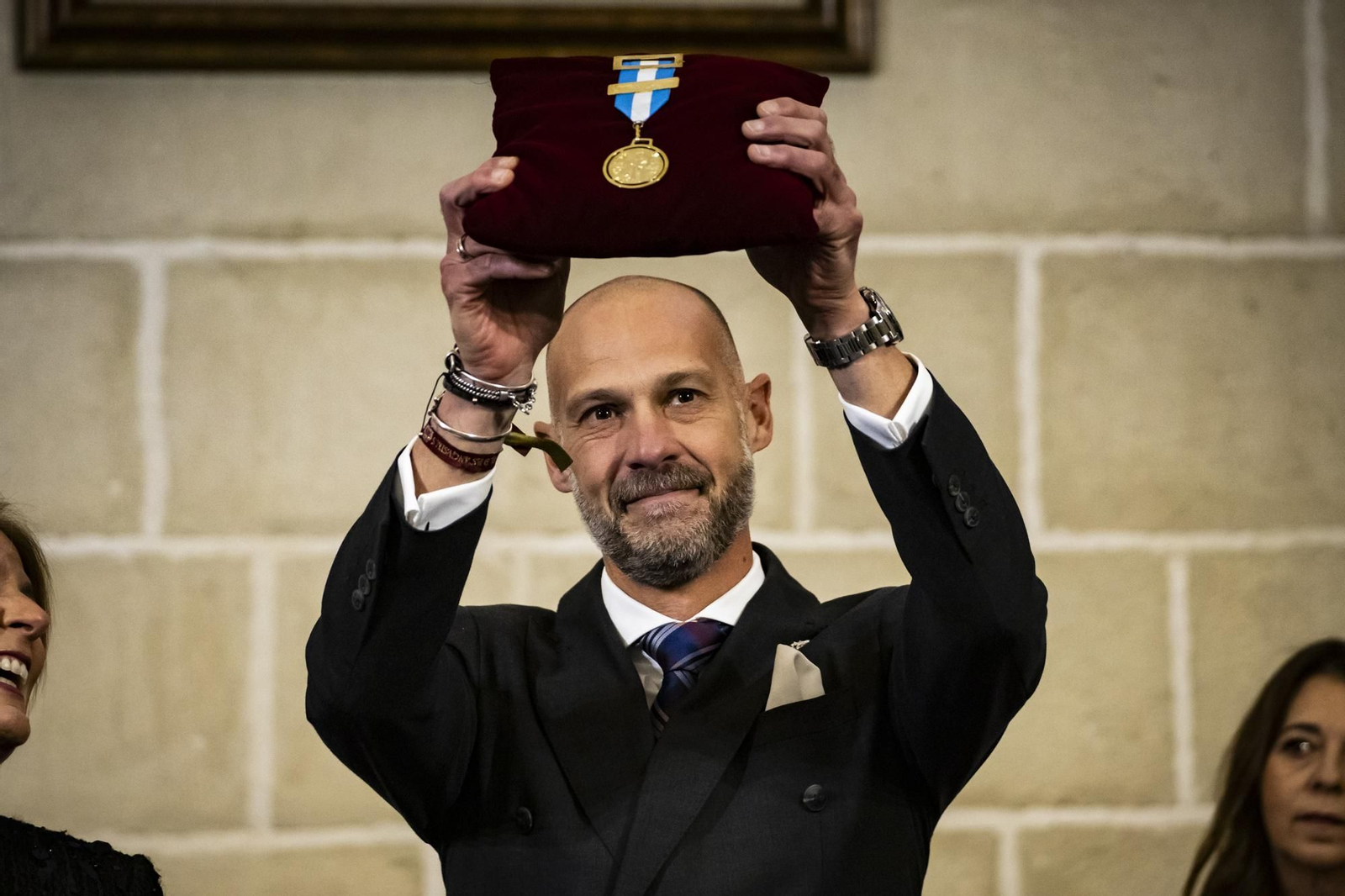 La entrega de la Medalla de Oro de Jerez a la Virgen de las Angustias, en imágenes
