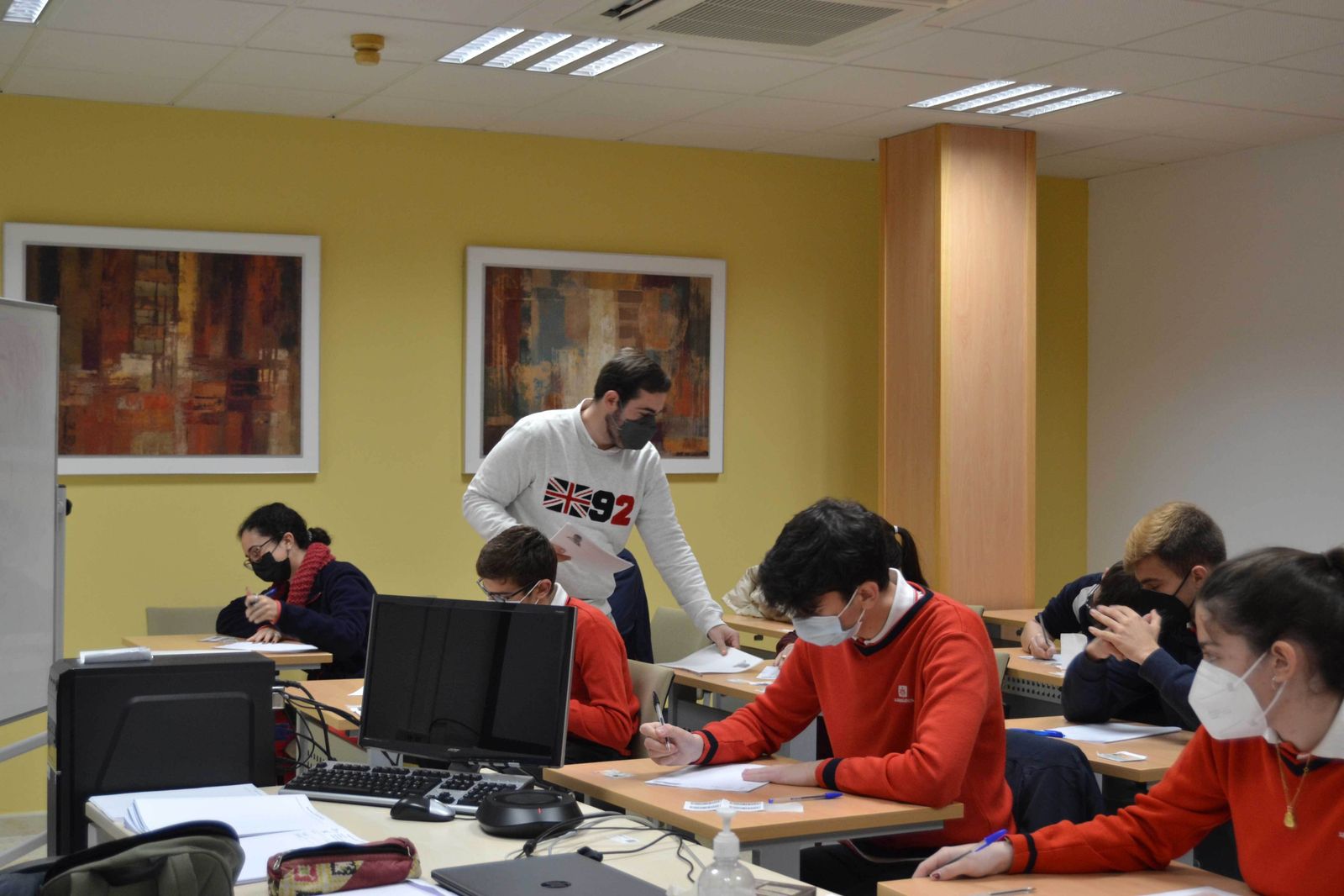 Los alumnos, durante la prueba.