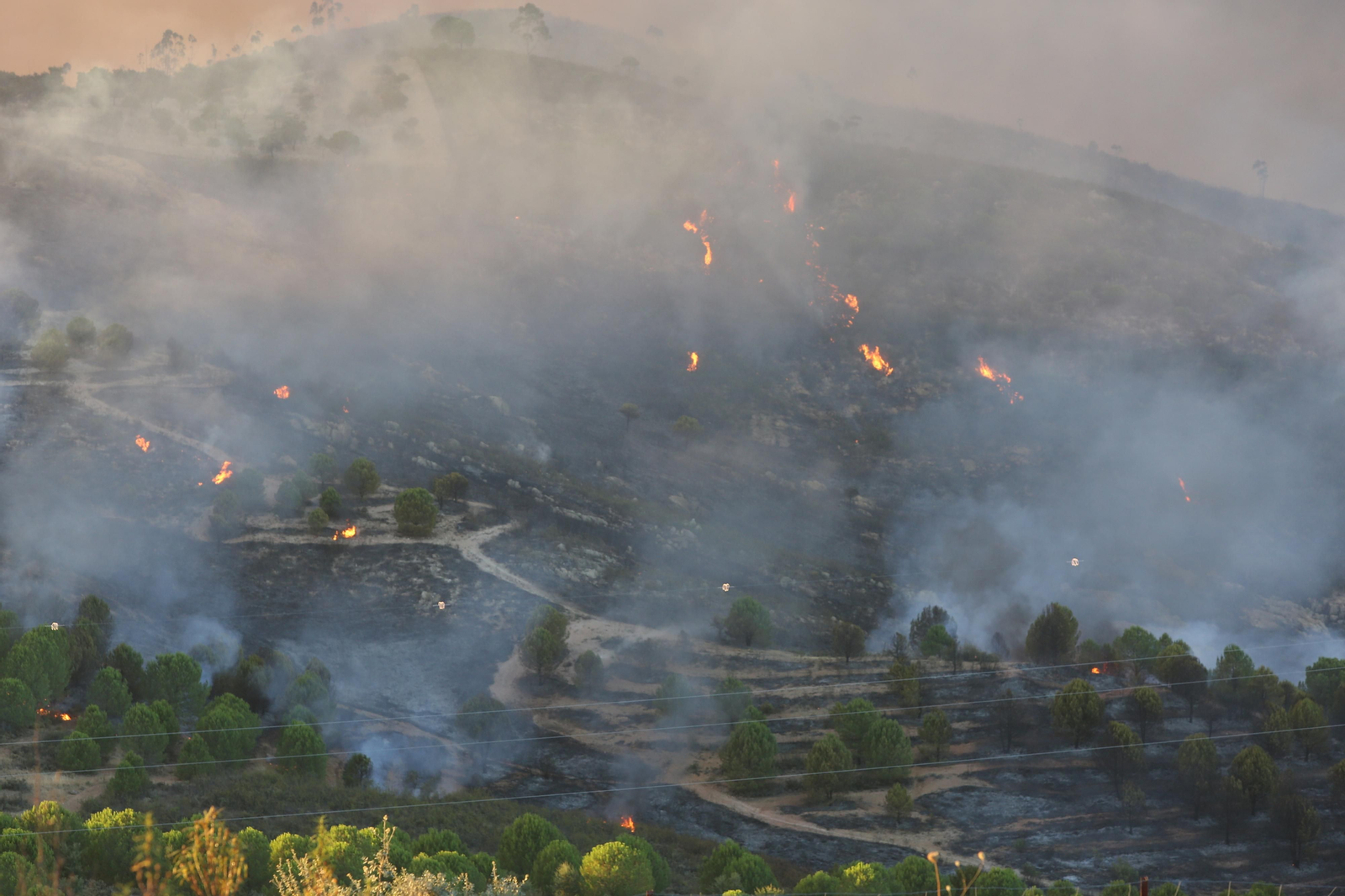 El incendio de Riotinto en imágenes