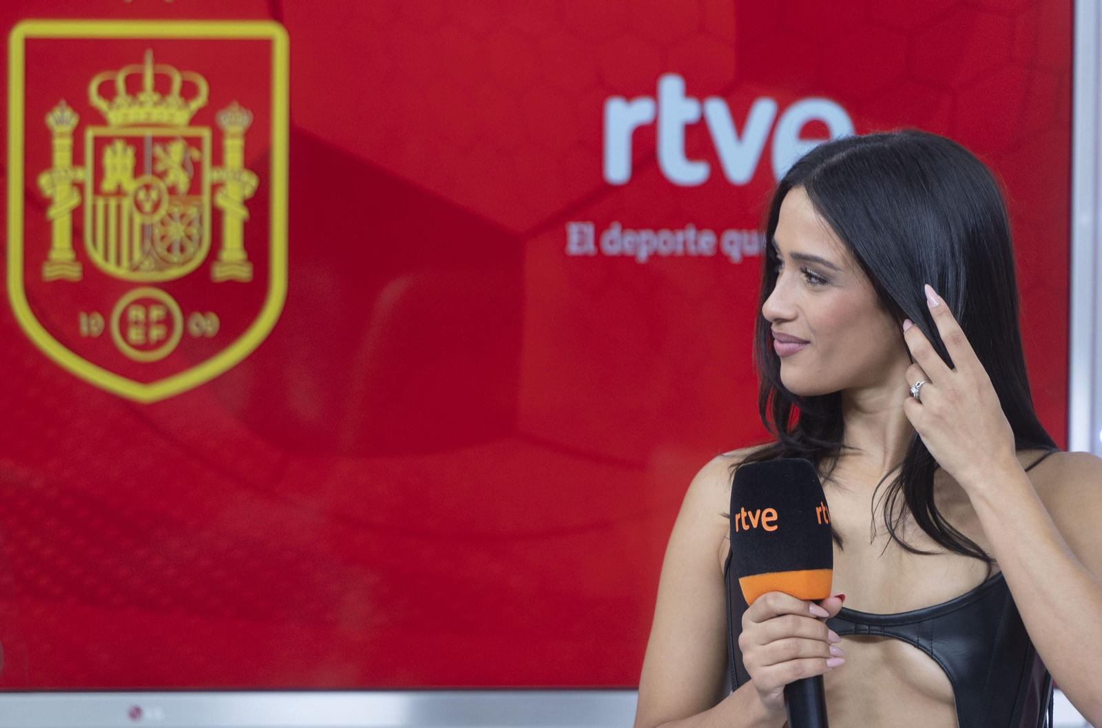 Chanel, durante la presentación de su tema para la selección, 'Toke'.