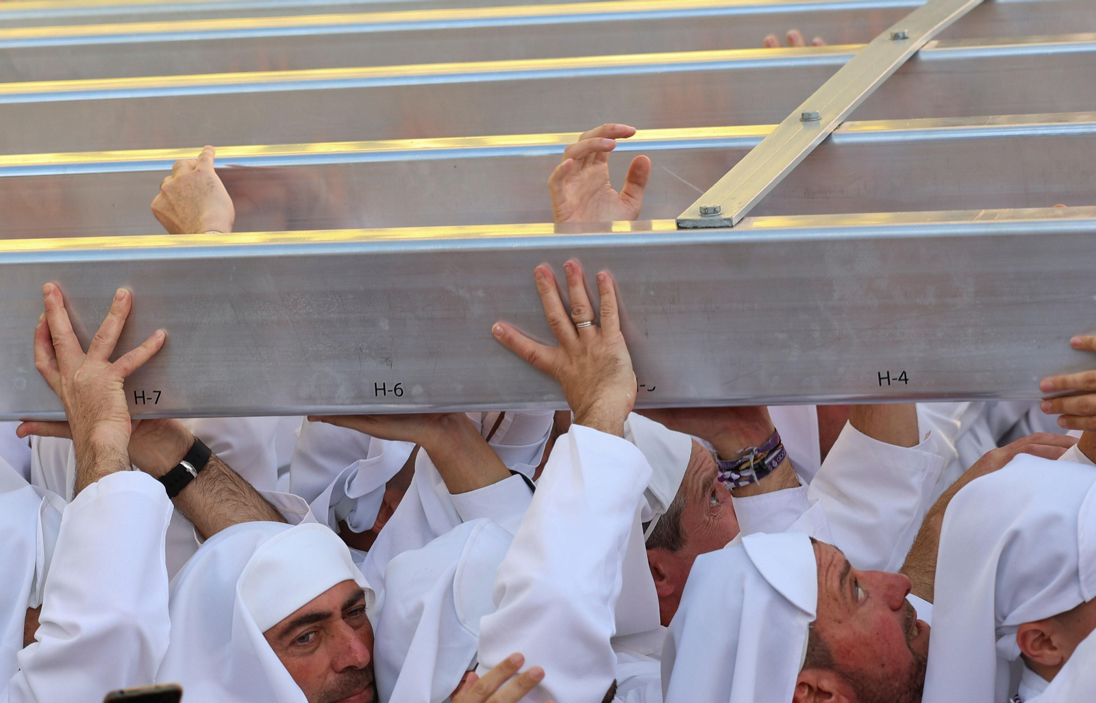 El Rocío en el Martes Santo de Málaga, en fotos