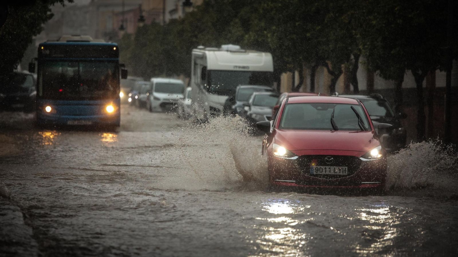 Imágenes del paso de la Dana, inundaciones, destrozos y caos por todo Jerez