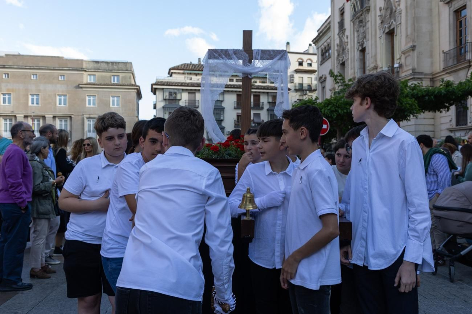 Procesiones infantiles y cruces del 2 de mayo