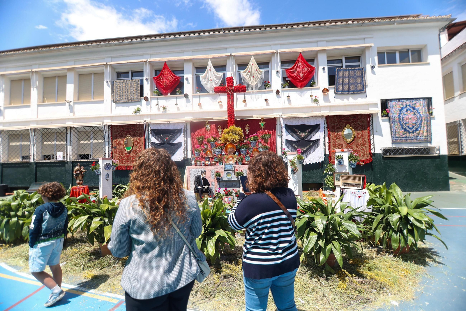 Encuéntrate en la mejores fotos del Día de la Cruz de Granada