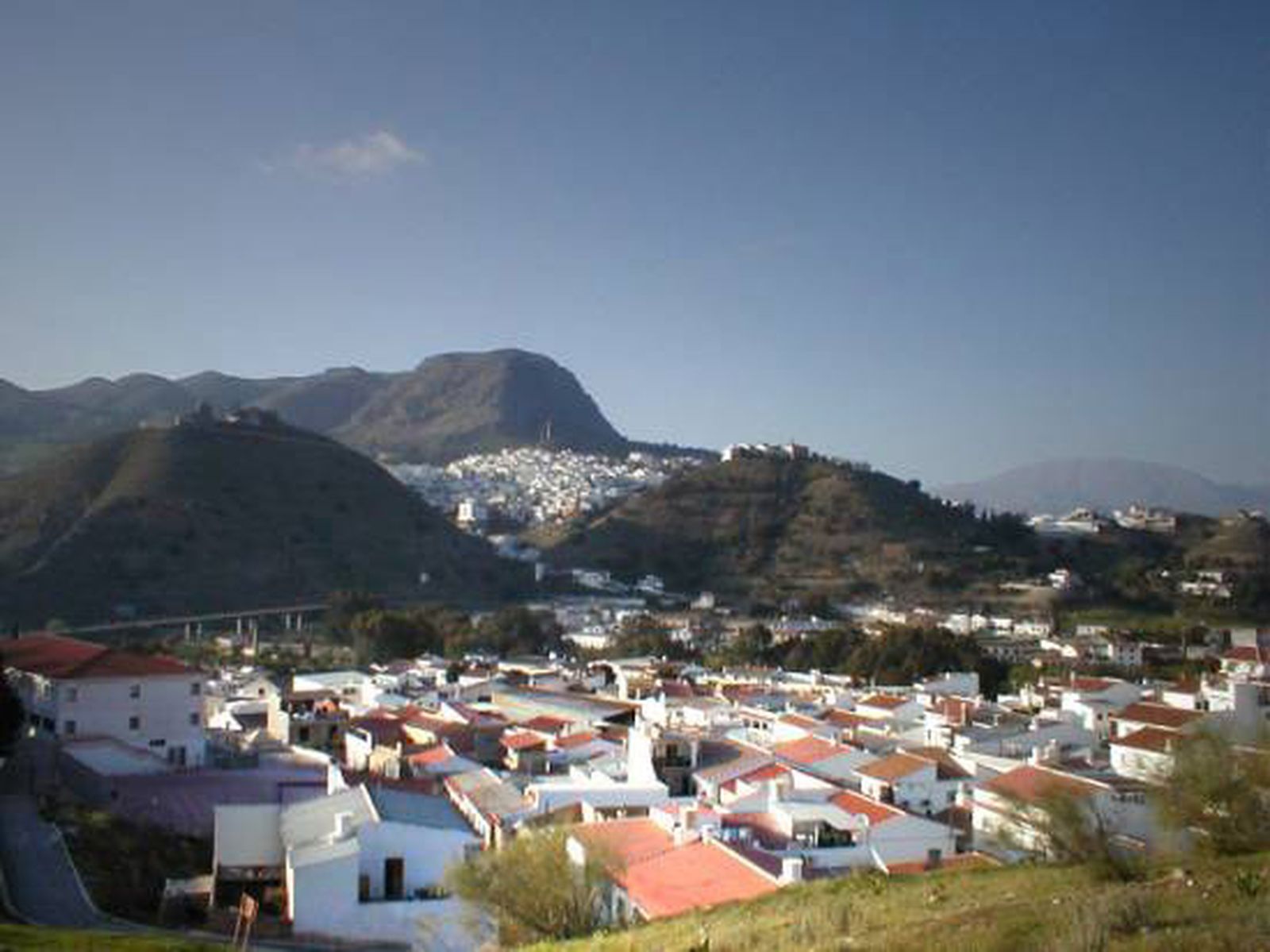 Vista desde una de las barriadas rurales del pueblo de Álora