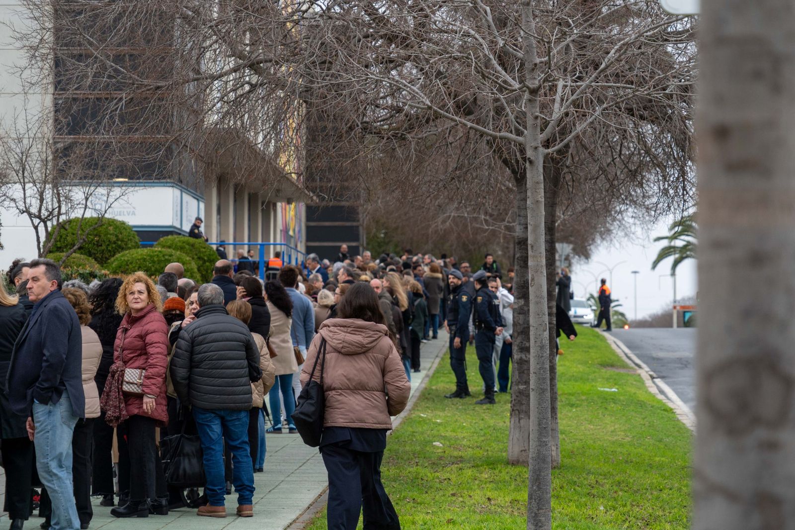 Fotografías del ambiente previo a la Misa funeral por las víctimas del accidente ferroviario