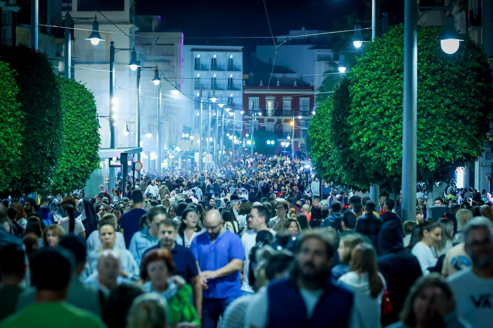 Las calles del centro, abarrotadas durante la noche del viernes.