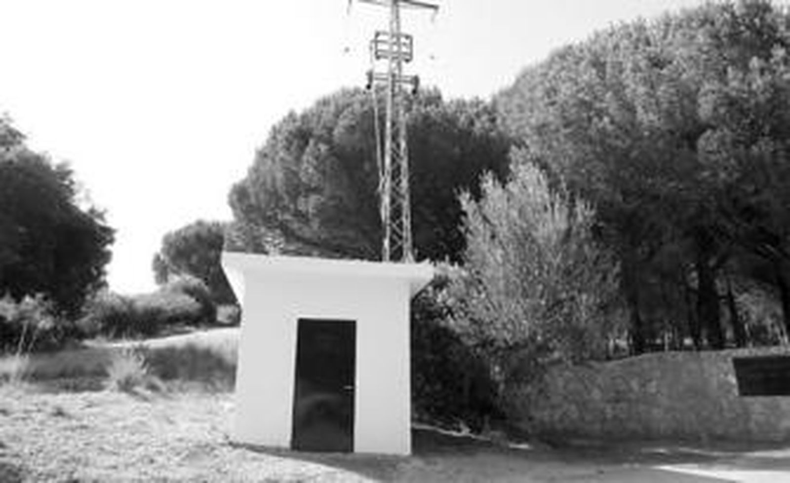 La subestación eléctrica de Pinar del Rey donde se originó la avería, ayer por la tarde.