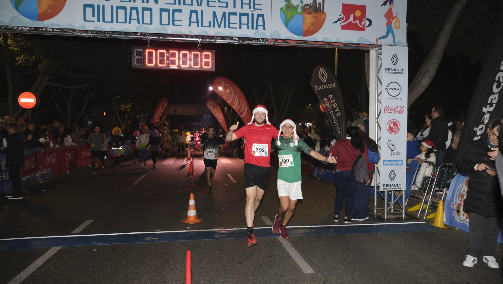 Imágenes de la XIV edición de la San Silvestre de Almería