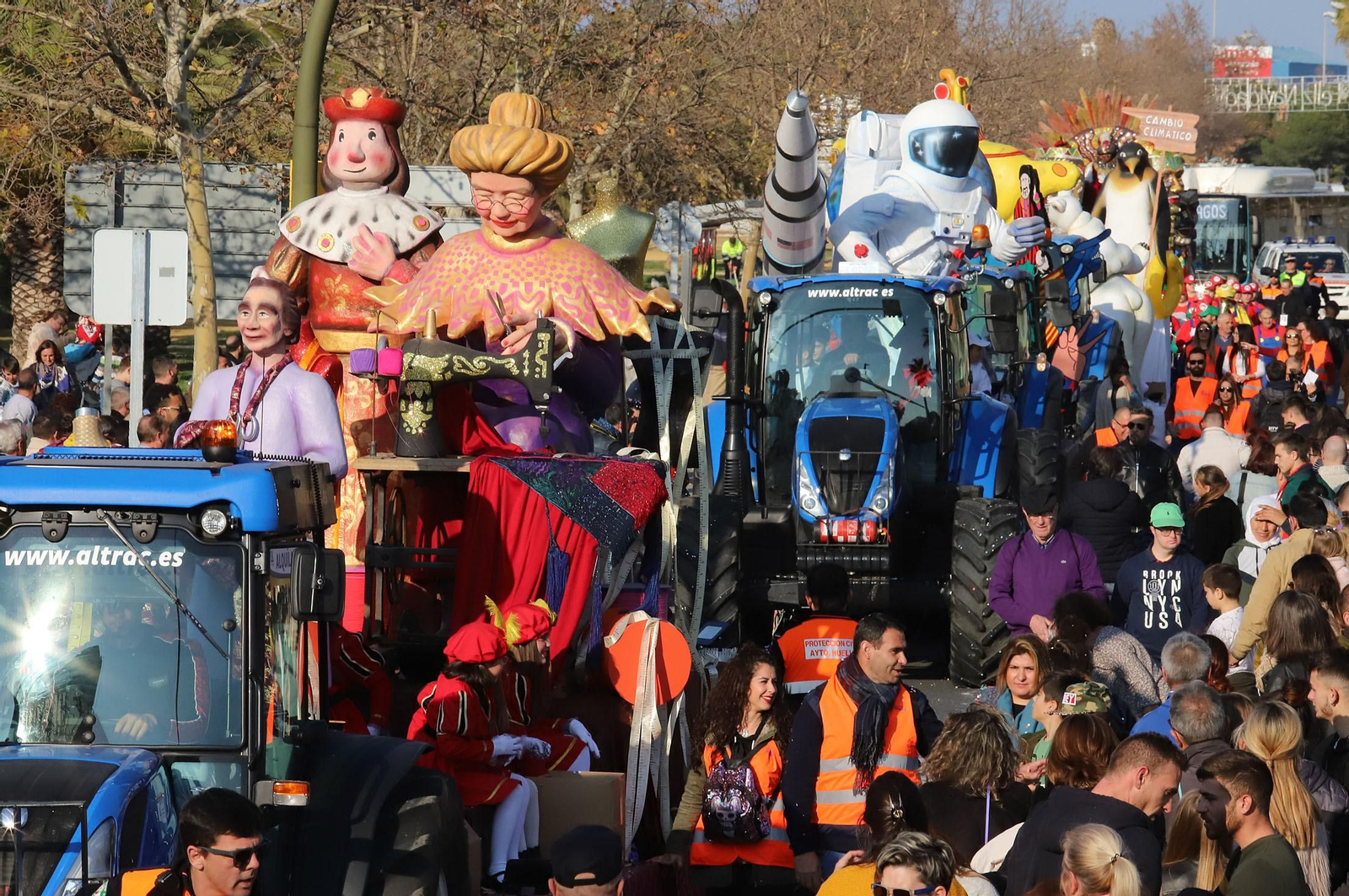 Imágenes de la cabalgata de los Reyes Magos de Huelva