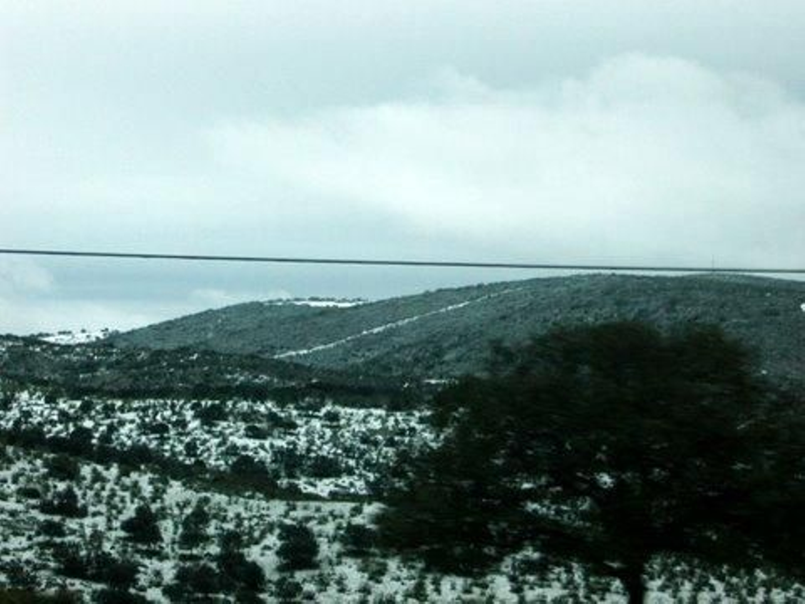 El pueblo de Castiblanco repleto de nieve./ Antonio Barea Sánchez