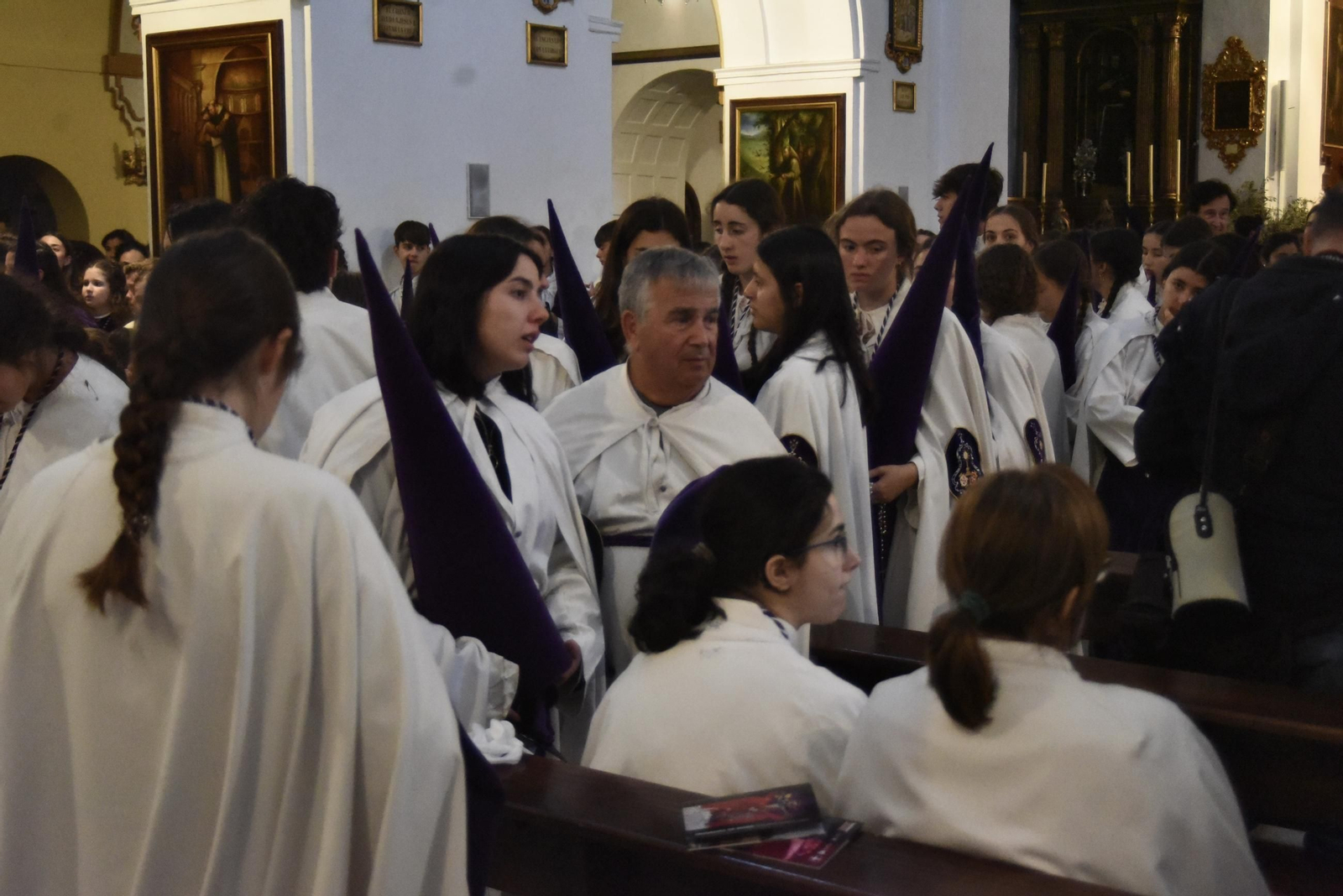 Recogimiento y lágrimas tras la suspensión de la procesión del Císter en este Martes Santo de Córdoba