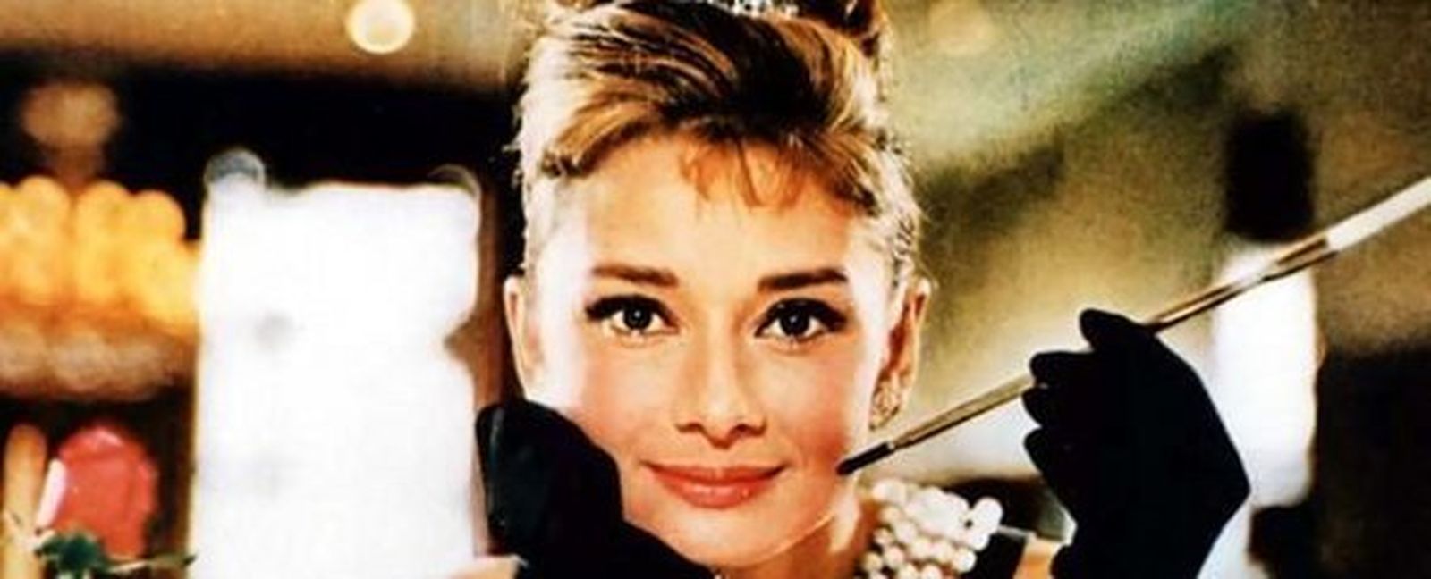 El look que lució en 'Desayuno con diamantes'se ha convertido en un mito en el mundo de la moda.