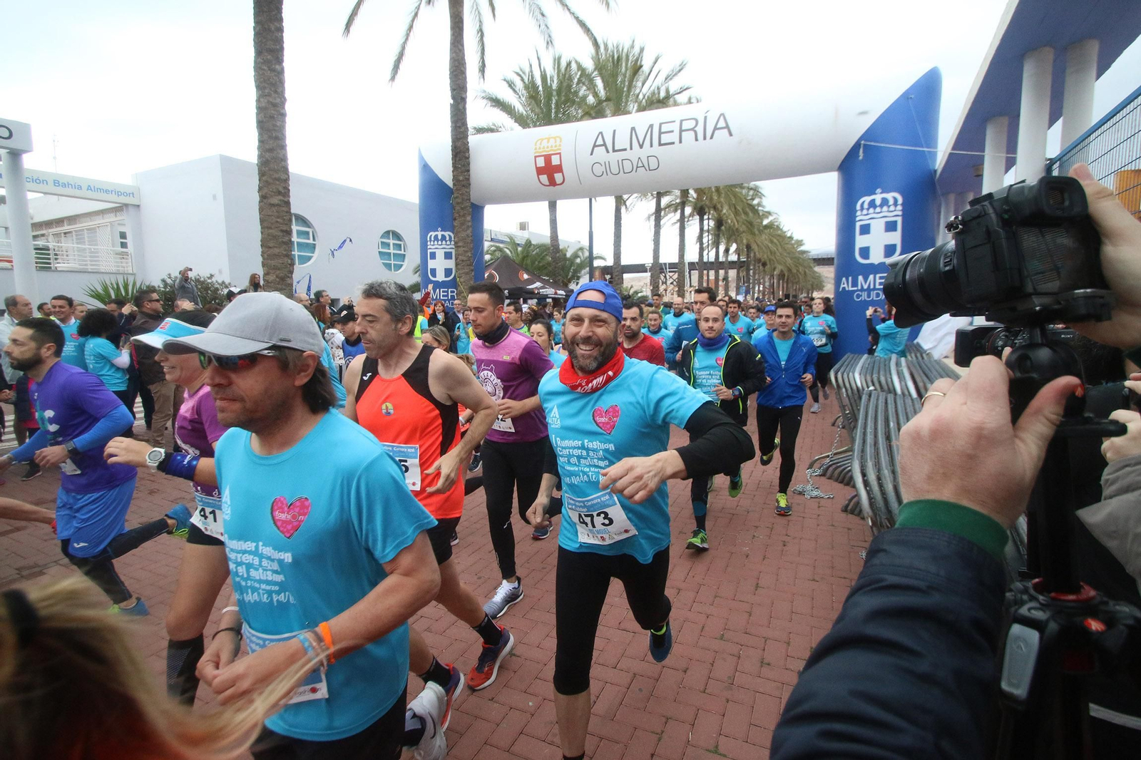 Galería gráfica de la 'RUNNER FASHION CARRERA AZUL POR EL AUTISMO'
