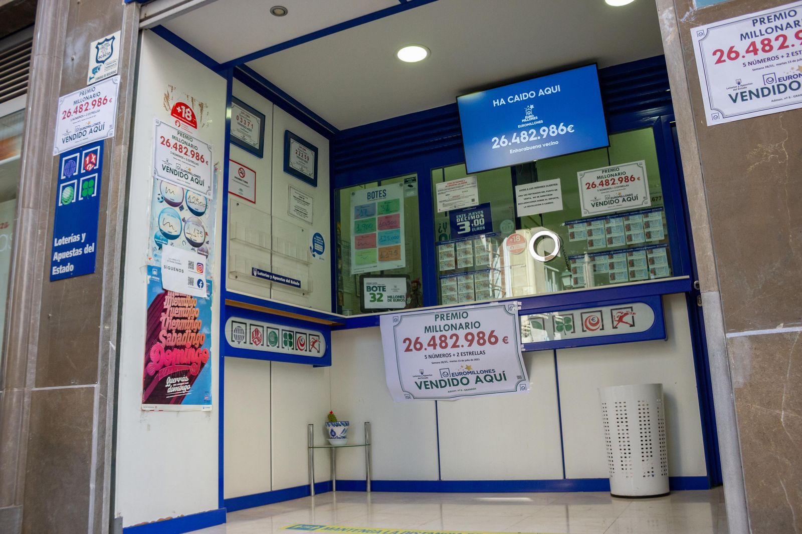 A un hombre le toca la lotería en Granada y nadie le atiende para cobrarla